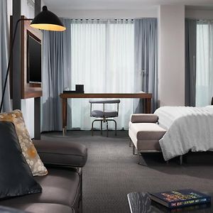 Deluxe Executive King Suite